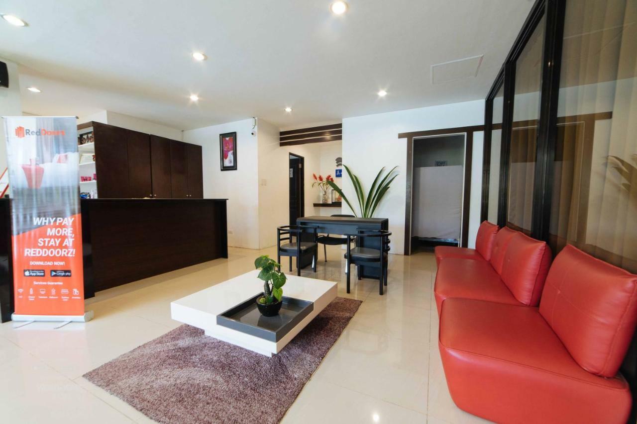 Reddoorz Premium @ Guadalupe Village Davao City المظهر الخارجي الصورة